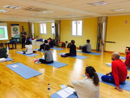 CURSO DE YOGA TERAPÉUTICO PARA FISIOTERAPEUTAS APLICADO A RAQUIS Marzo (Alicante) - Imagen 4