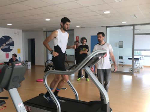ANÁLISIS BIOMECÁNICO EN EL DEPORTE: RUNNING, CICLISMO Y FÚTBOL - Imagen 4